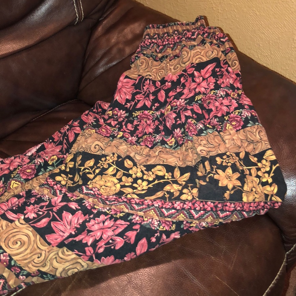 Small woman’s floor length skirt